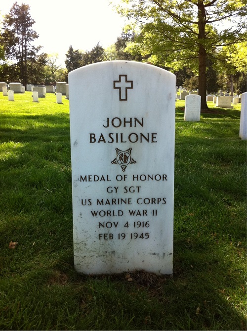 המצבה של ג'ון באזילון [מתוך אוסף בית הקברות הלאומי של ארלינגטון באתר MyHeritage]