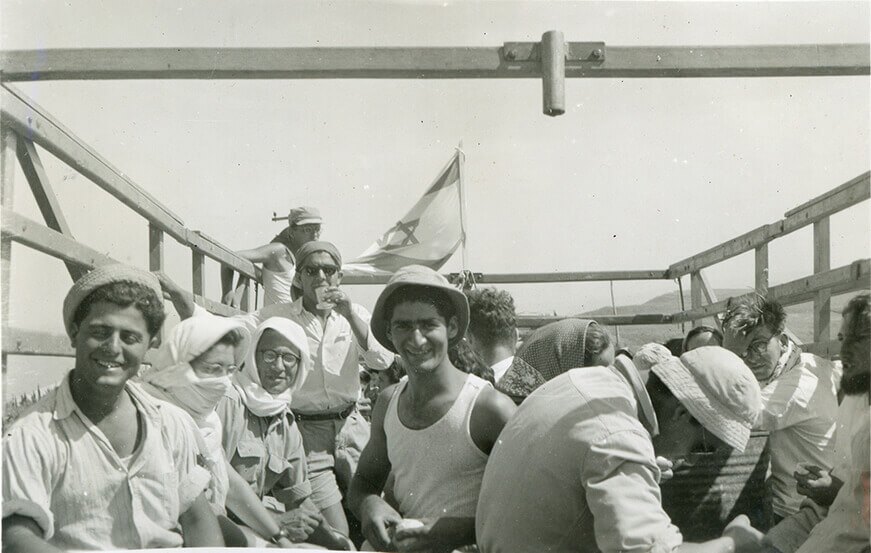 חברי גרעין הצופים בחגיגות יום העצמאות, שדה אליהו 1950