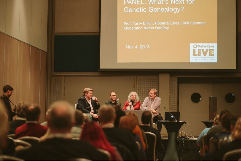 פאנל מומחים דן במגמות הצפויות בעולם הגנטיקה הגנאולוגית. על הבמה משמאל: אהרון גודפרי, ד"ר יניב ארליך, רוברטה אסטס ודיק איסטמן