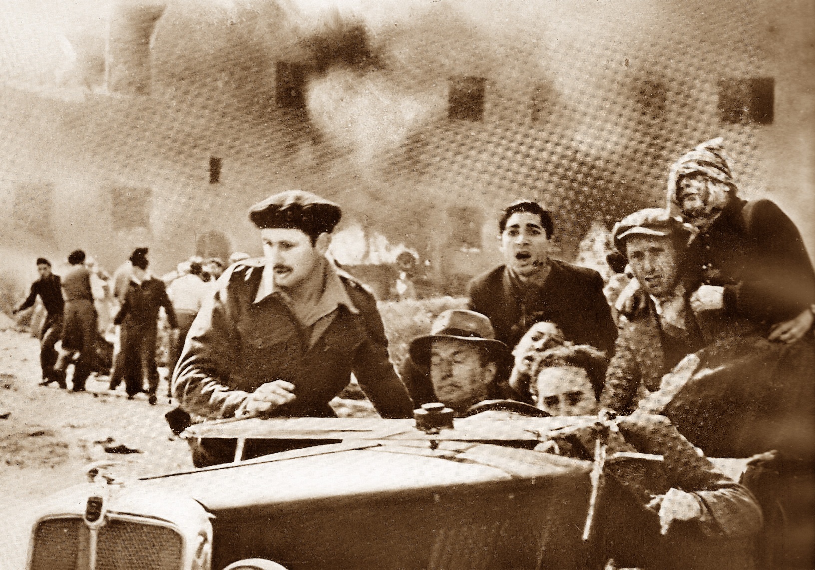 השבוע לפני 70 שנה: מכונית תופת בבניין הסוכנות היהודית, "פצצת האטום" הישראלית ותינוק בהתעמלות בוקר