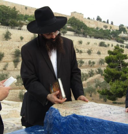 מרדכי מוטולה בבית העלמין בהר הזיתים בירושלים